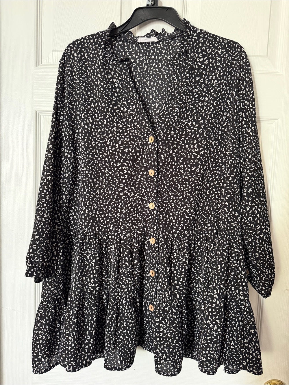 CHIC SOUL | Black and White Printed flowy Button-Front Blouse 1X